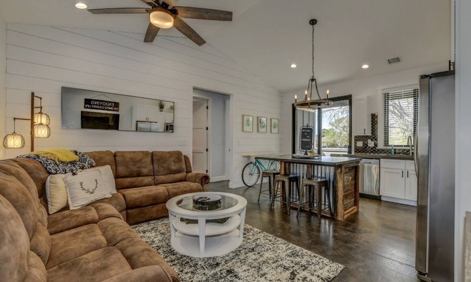 Iron Springs Cottage | New 2 bed Hideaway, 8 minutes from Downtown Prescott
