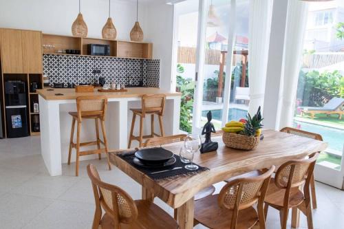 Batu Bolong Villa | NEW 3BR Villa-3 Min Echo Beach