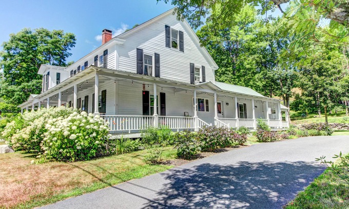 Williamsville House | *New!* A Lovely VT Home with a Hot Tub, Near Rock River and Skiing