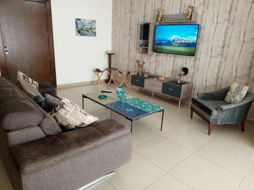 Duhur ash Shuwayr House | New apartment in Tilal Fanar resort pools Tennis