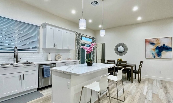 Tustin House | New Built#3BR#Private Home🏠 near Disneyland, Irvine, Convention & Beaches!