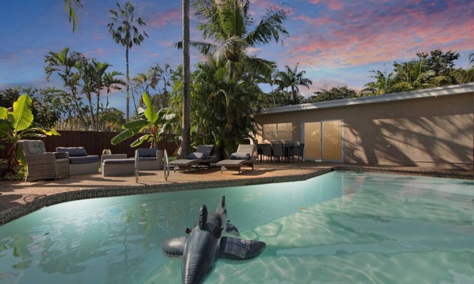 North Central Hollywood House | NEW Casa Palma, Tropical retreat