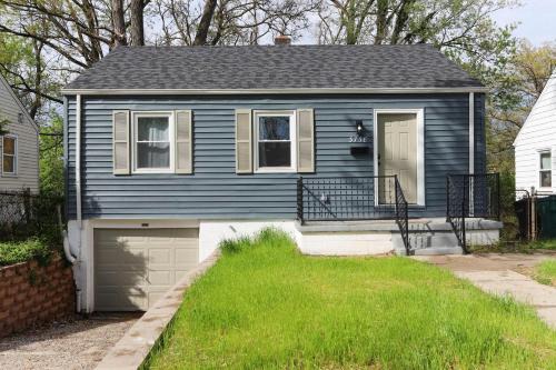 Roselawn Finance House | New Charloe Court 3 Bed Family House