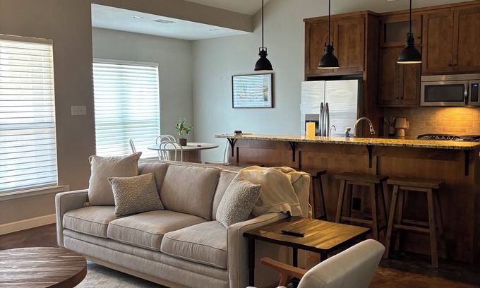 Midland House | NEW! Charming 3-bedroom house in Midland