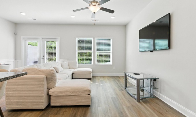 Easley House | NEW! Charming Easley Retreat with Private Yard