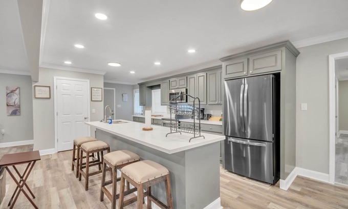 Clinton House | NEW! Charming Southern Retreat Near Historic Downtown