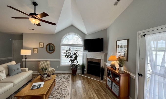 Kipling House | New! Charming Townhome 3 Minutes to Campbell