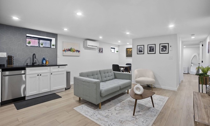 Newbold Apartment | New Chic Modern-Boho Apartment in Center City !