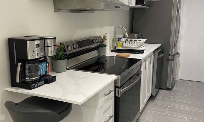 York Regional Municipality Apartment | New, Clean and Comfortable Apartment with Private Entrance.