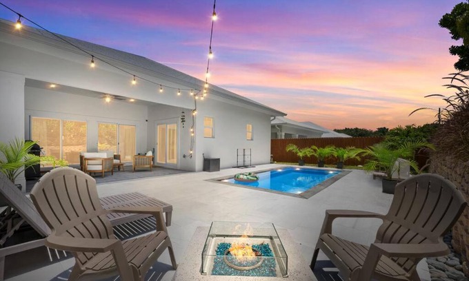 Jensen Beach House | New Construction-Heated Saltwater Pool, Sauna, and Game Room!