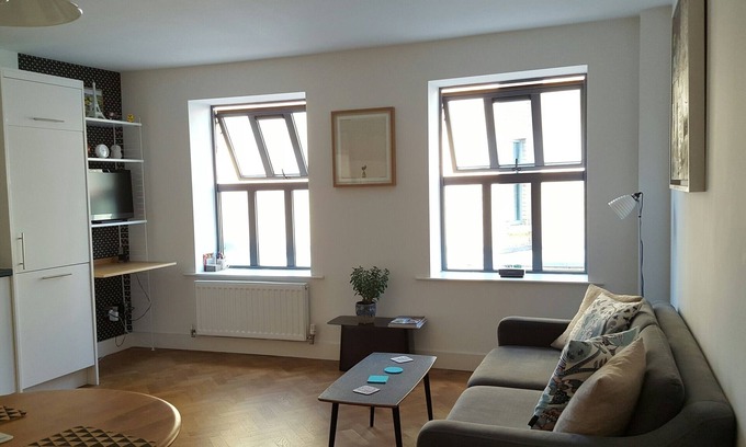 Newington Apartment | NEW cosy 1 Bed Apartment moments from Waterloo and Southwark