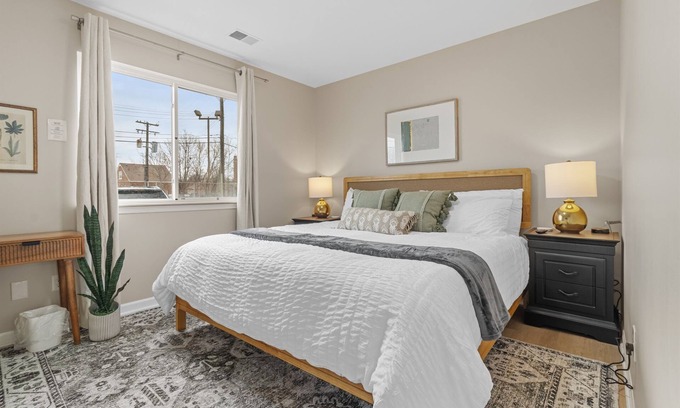 Roseville Apartment | NEW! Cozy 1BR Flat w/King Bed & Workspace