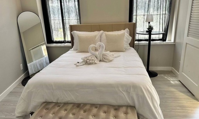 Albany Apartment | NEW Cozy Apt Bright + Modern W/D
