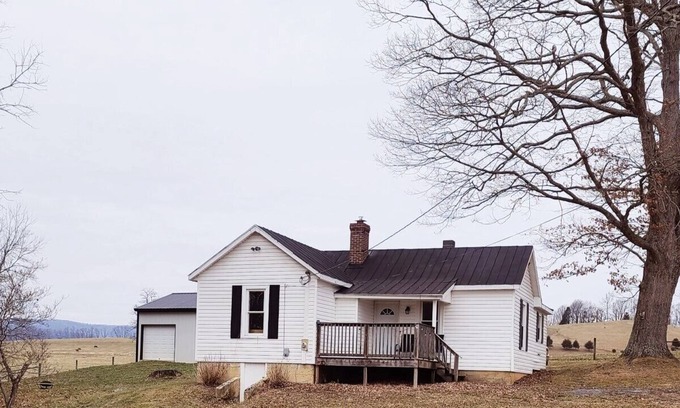 Wytheville Cottage | NEW! Cozy Cottage w/ Game Room & Hot Tub