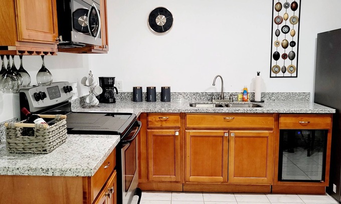 Slidell House | New, Cozy & peaceful stay, 30 minutes from New Orleans. Family and pet friendly!