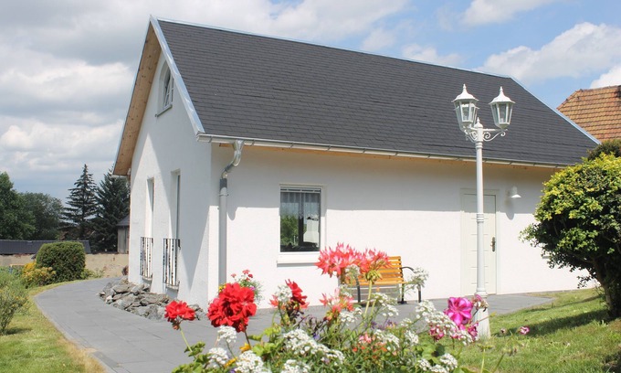 Lichtenwalde House | Newly renovated, cozy cottage with great comfort, pets welcome.