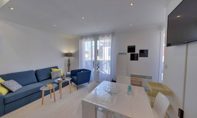 Quartier des Dunes Apartment | New duplex apartment, sea view with balcony in the center of town, private parking.