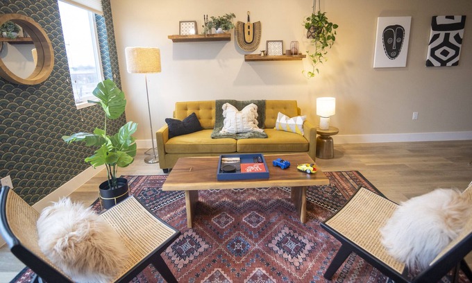 Govalle Condo | New Eclectic East Austin Condo By Restaurants, Airport