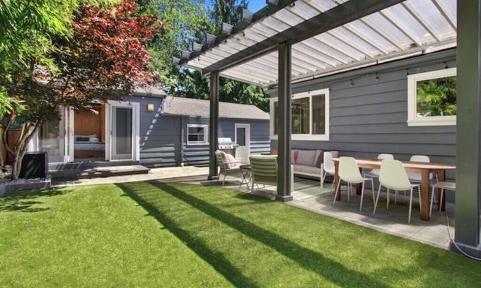 Victory Heights House | NEW! Family & Dog-Friendly Paradise w/Guest Suite