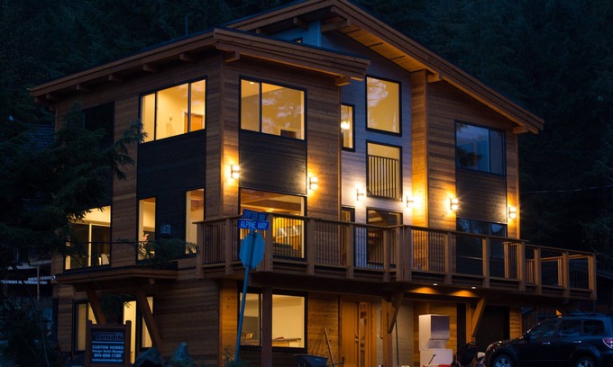 Alpine Meadows House | New family friendly chalet