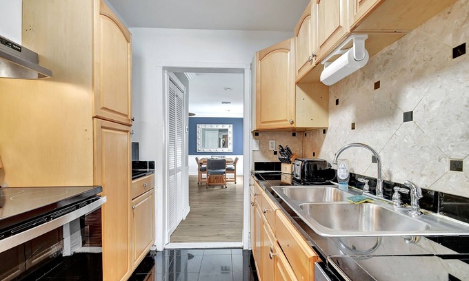 Lake Worth House | New: Florida Hideaway! 3-bdr house in fabulous Lake Worth Beach with AC, WiFi