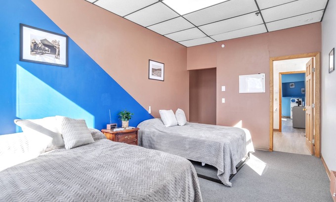 Whippleville Apartment | New! Foothills Lodge & Diner Deluxe BR Sleeps 6