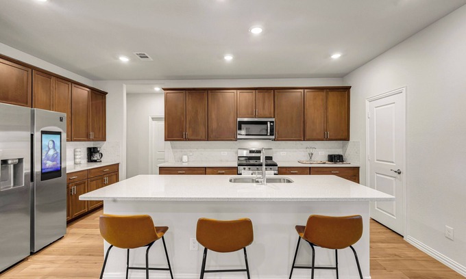 Haslet House | New Furnished Executive Home in Fort Worth - Corporate Housing Rental