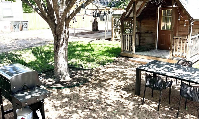 Fredericksburg House | *NEW* Girls Weekend Home + Insta worthy home.