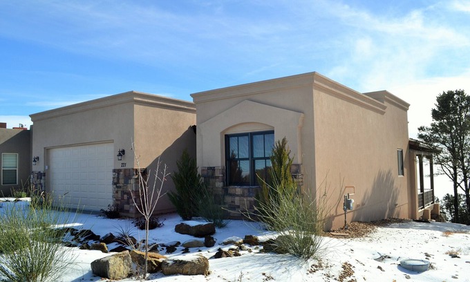 Alto House | New Golf Course House With Gorgeous Mountain Views
