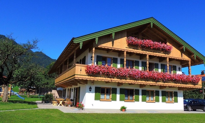 Lenggries Apartment | New house at the foot of the Brauneck, vacation with children and dog