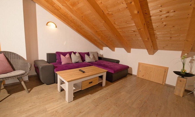 Lenggries Apartment | New house at the foot of the Brauneck, vacation with children and dogs,