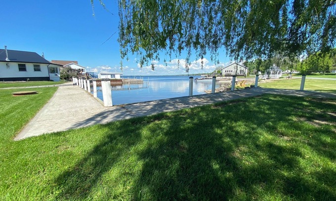 Dexter House | NEW & IMPROVED - Guffin Bay Home with new 40ft EZ Dock