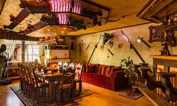 Falkenhagen House | NEW! Knights' hostel to the falcon