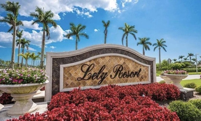 Ole Condo | NEW Lely Resort on GC & Private Players Club Minutes to downtown Naples & Marco