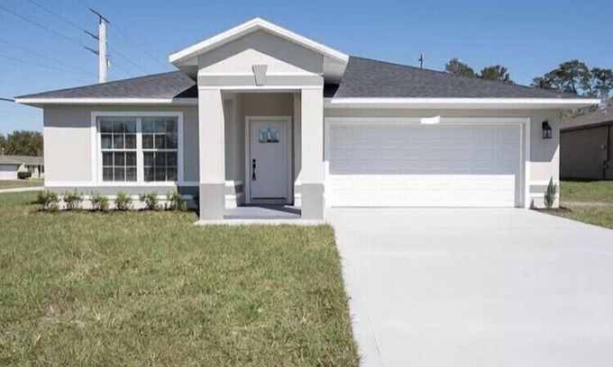 Deltona Lakes House | *New Listing!* Between Beach & Theme Parks!