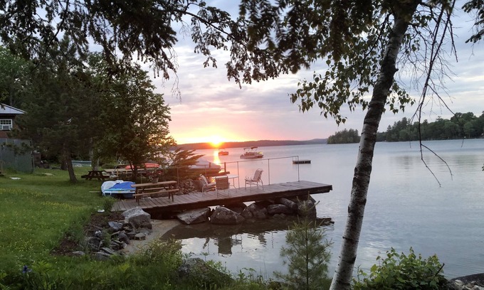 Oakland Cottage | NEW LISTING ♥ Lake-House on Water, East Lake, Belgrade Lakes