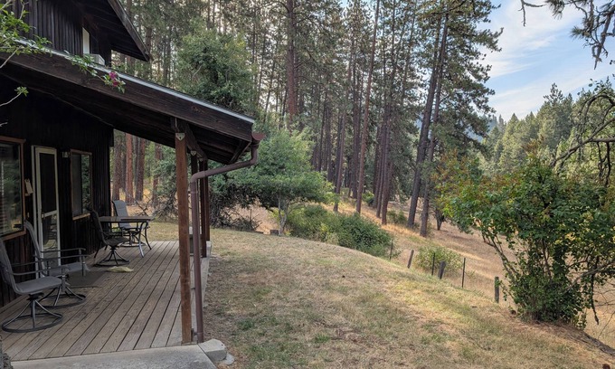 Ahsahka House | "New Listing" Newly renovated 3-bedroom house with AC in Orofino.