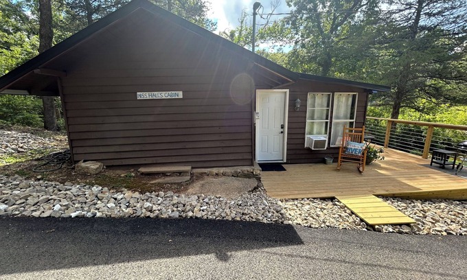 Hardy Cabin | NEW LISTING: Rustic Creek Cabin with Private Footage on South Fork Spring River