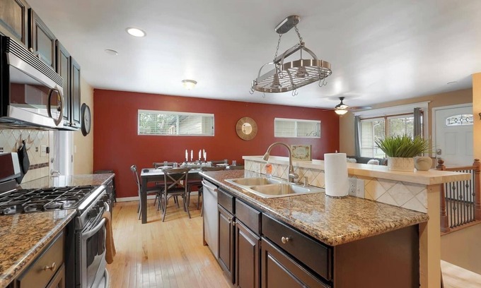 Arvada Plaza Area House | New Lux Jetted Hot Tub Patio & Yard Fast WiFi