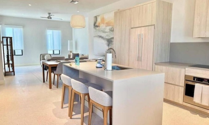 Westwind Apartment | New luxury 1bd - Gated - Pool, Beach and Gym access - Quiet and Relaxing