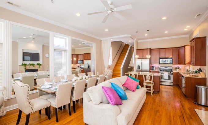 Ukrainian Village Condo | NEW LUXURY PENTHOUSE CONDO