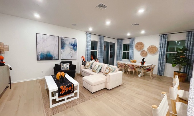 Ontario House | New modern house( Flat floor )