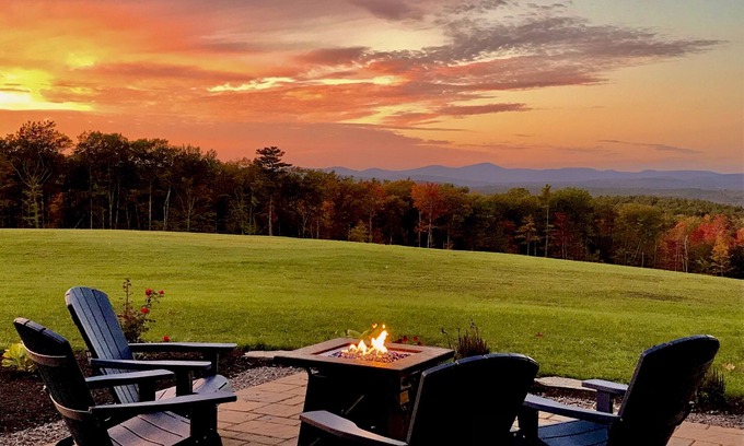 Barnstead House | NEW! Mountain Breeze House +250 Acres Farm And Forest