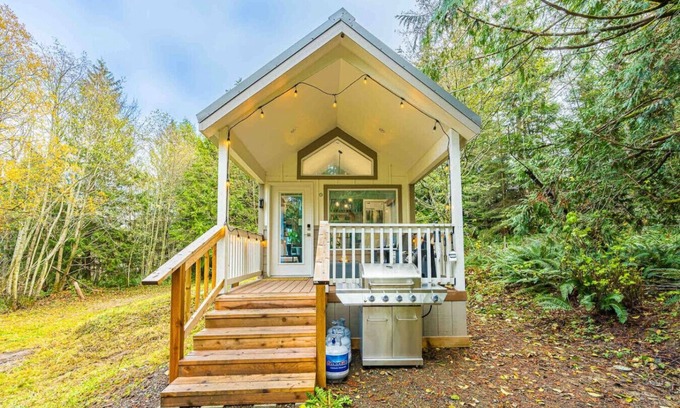 Port Angeles House | NEW Nestled Private Tiny Home Situated Near ONP