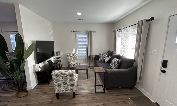 Lawrenceville House | New Nice and Comfy Like Home !