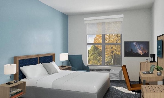 Orono House | New Open Retreat inside UMaine! Perfect for Parents, Students & Professionals