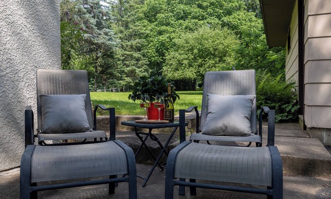 Minnetonka Apartment | New Openings - Lake Proximity, Brand New Modern Comfort