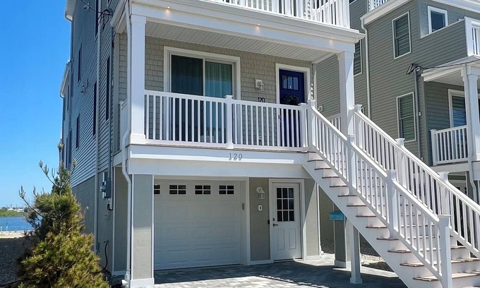 Seaside Heights House | NEW Pelican Island BAY FRONT home, mins to beach, kayaks, paddleboards, sunsets!