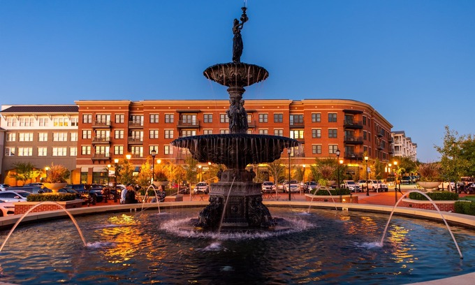 Prospect House | NEW Pet Friendly, Pool, Bourbon Trail, Downtown Local Dining, Fully Loaded