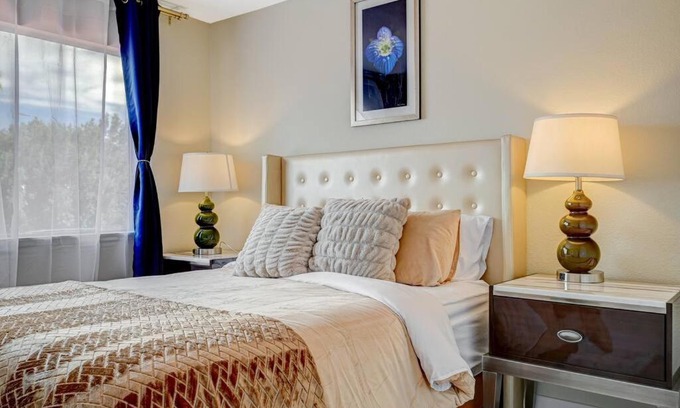 Las Vegas House | New Poolside Paradise in Vegas with BBQ and Games